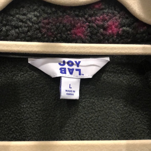 NWOT! Joy lab 1/2 zip camo faux sherpa pullover - Picture 8 of 9